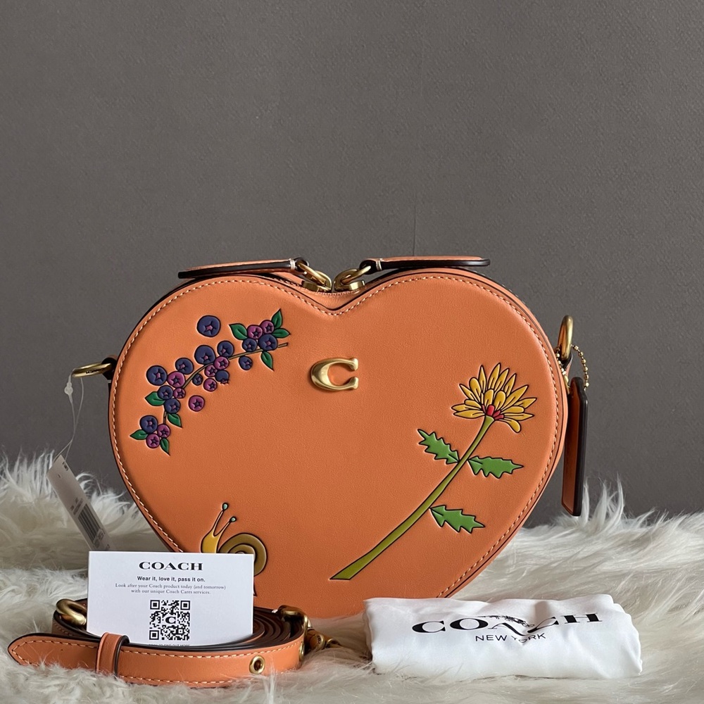 💰SOLD - CK398 - Coach X Observed By Us Heart Crossbody - Picture 14 of 15